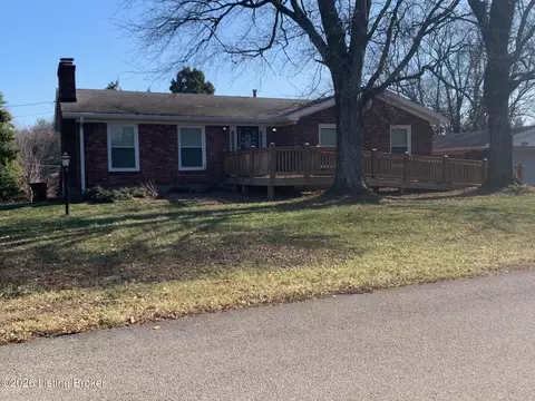 8207 Ardenia Ln, Louisville, KY 40228