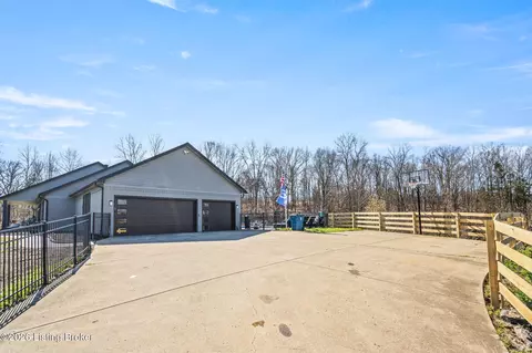 Exterior - 7012 Organ Creek Rd, Pendleton, KY 40055 photo 5 of 18