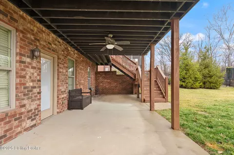 Exterior - 2024 Vincennes Pl, Floyds Knobs, IN 47119 photo 3 of 5