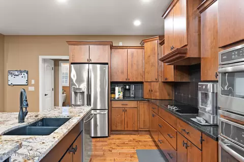 Kitchen - 2024 Vincennes Pl, Floyds Knobs, IN 47119 photo 2 of 2