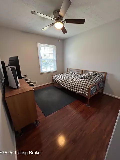 Bedroom - 12516 Farmbrook Dr, Louisville, KY 40243 photo 2 of 8