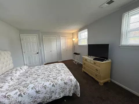 Bedroom - 12516 Farmbrook Dr, Louisville, KY 40243 photo 7 of 8