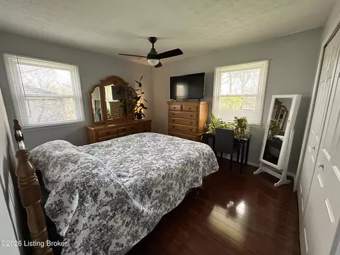 Bedroom - 12516 Farmbrook Dr, Louisville, KY 40243 photo 4 of 8