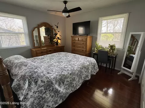 Bedroom - 12516 Farmbrook Dr, Louisville, KY 40243 photo 5 of 8