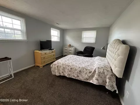 Bedroom - 12516 Farmbrook Dr, Louisville, KY 40243 photo 6 of 8