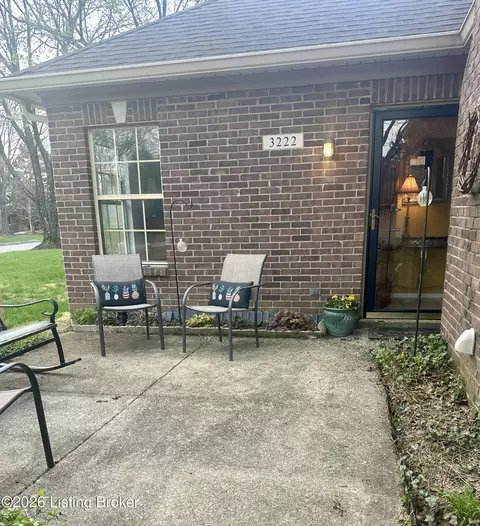 3222 Graystone Manor Pkwy, Louisville, KY 40241