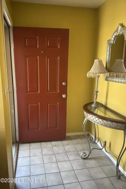 3222 Graystone Manor Pkwy, Louisville, KY 40241