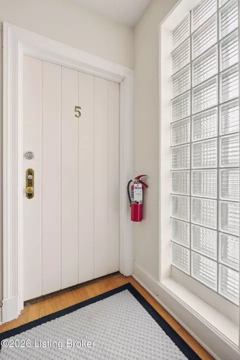 2126 Village Dr #5, Louisville, KY 40205