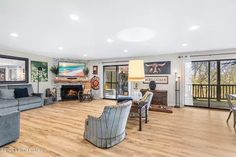 6509 Marina Dr, Prospect, KY 40059