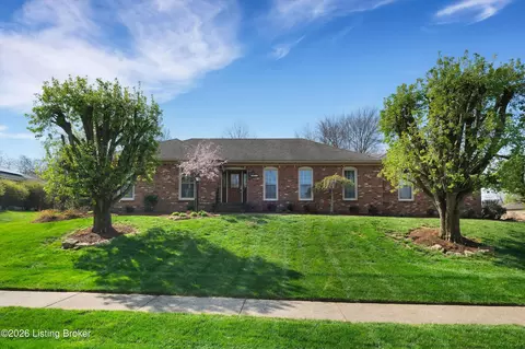 9100 Catania Dr, Jeffersontown, KY 40299