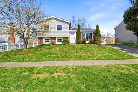 6305 Linstead Rd, Louisville, KY 40228