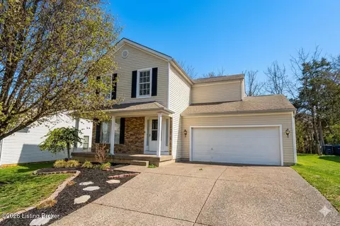 9921 River Trail Dr, Louisville, KY 40229