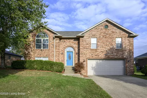 1034 Brookstone Ct, Georgetown, IN 47122