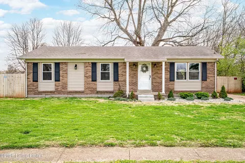 137 Scenic Dr, Bardstown, KY 40004