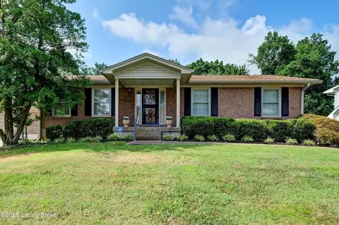 7604 Nottoway Cir, Louisville, KY 40214