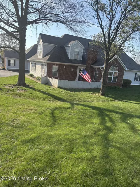 8120 Meadowgreen Pl, Louisville, KY 40299