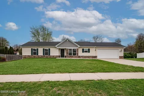 540 University Dr, Radcliff, KY 40160