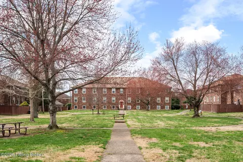1008 Lake Way #D2, Louisville, KY 40222