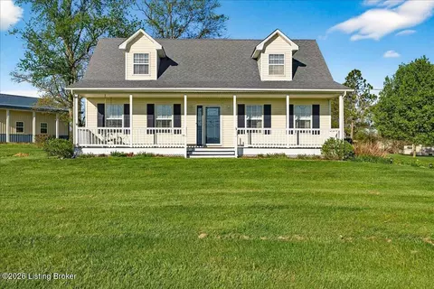 15 Harrington Ave, Brandenburg, KY 40108