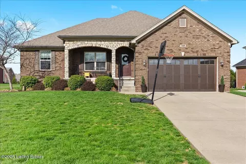 1105 Deer Fields Trce, La Grange, KY 40031