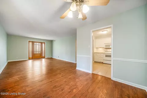1815 Gardiner Ln #G58, Louisville, KY 40205