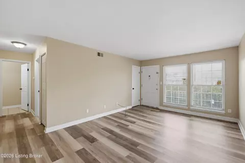 1972 Goldsmith Ln #4, Louisville, KY 40218