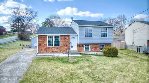 6 Hideaway Dr, Covington, KY 41017