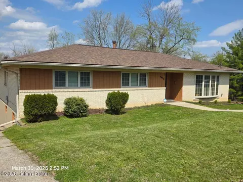 1973 Meadowcreek Dr, Louisville, KY 40218