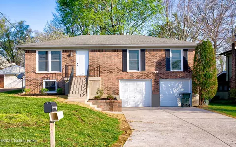 10907 Blackwood Rd, Louisville, KY 40299
