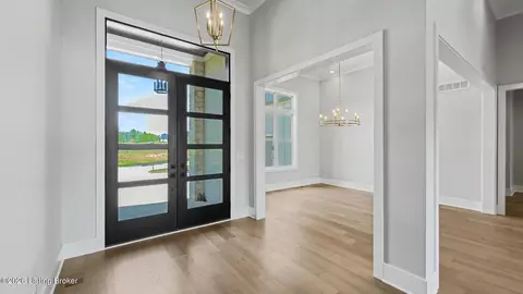 Entry Way - 4002 Paramont Cmns, Prospect, KY 40059 photo 4 of 5