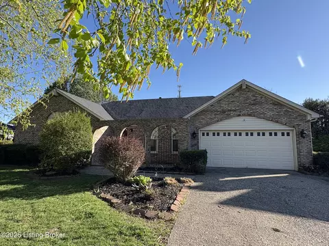 1027 Cobblestone Cir, Pioneer Village, KY 40165