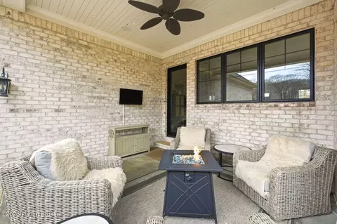 Exterior - 7498 Old Vincennes Rd, Floyds Knobs, IN 47119 photo 4 of 6