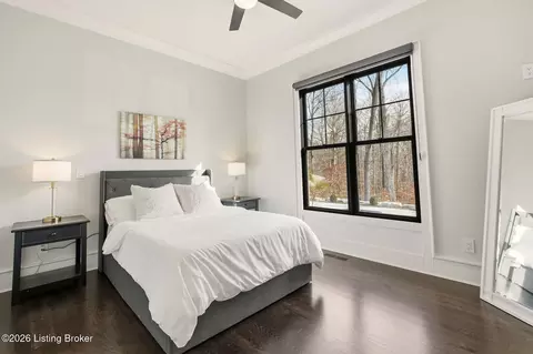 Bedroom - 7498 Old Vincennes Rd, Floyds Knobs, IN 47119 photo 4 of 8