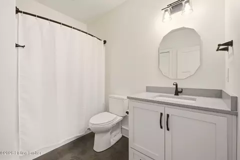 Bath - 7498 Old Vincennes Rd, Floyds Knobs, IN 47119 photo 5 of 5