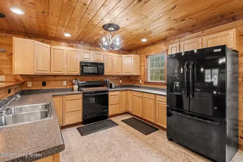 Kitchen - 195 Maple Ln, Pendleton, KY 40055 photo 3 of 3
