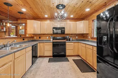 Kitchen - 195 Maple Ln, Pendleton, KY 40055 photo 2 of 3