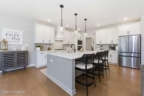 Kitchen - 5525 Ruby Falls Dr, Prospect, KY 40059 photo 3 of 8
