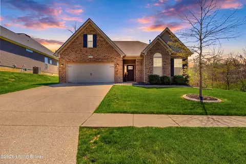 10307 Park Lake Dr, Louisville, KY 40229