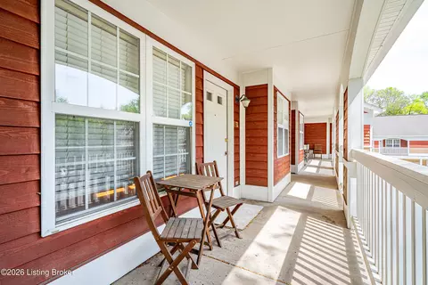 250 Crescent Hill Pl #201, Louisville, KY 40206