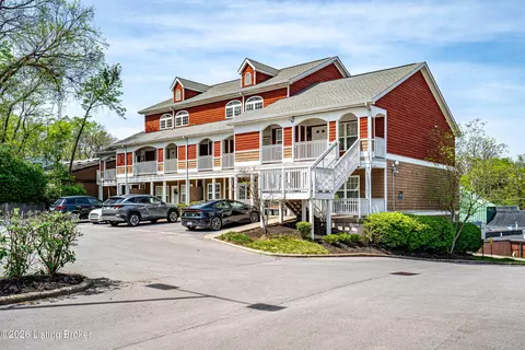 250 Crescent Hill Pl #201, Louisville, KY 40206