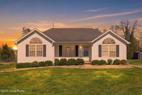 Exterior - 29 Royal Gold Ct, Springfield, KY 40069 photo 2 of 7