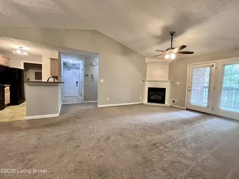 1122 Powerhouse Ln #203, Lyndon, KY 40242