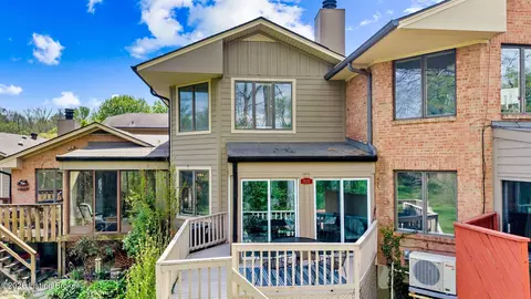 6523 Marina Dr, Prospect, KY 40059