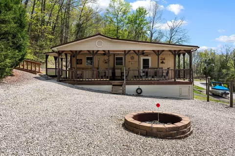 192 Ridgecrest Dr, Clarkson, KY 42726