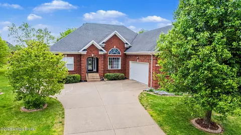 7805 Meadow Breeze Ct, Louisville, KY 40291
