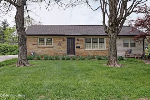 317 S 6th St, Bardstown, KY 40004