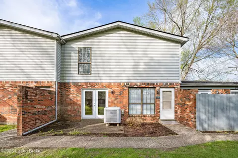 3037 Fordhaven Rd, Louisville, KY 40214