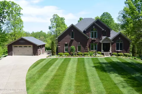 1464 E Sanders Ln, Mount Washington, KY 40047