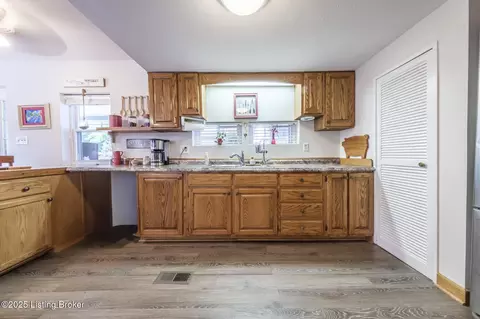 Kitchen - 498 Rainbow Knob Ln, Mc Daniels, KY 40152 photo 1 of 3