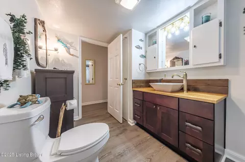 Bath - 498 Rainbow Knob Ln, Mc Daniels, KY 40152 photo 6 of 6